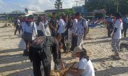 Clean Up Pantai Kedonganan, Kolaborasi Menyambut Hari Bumi
