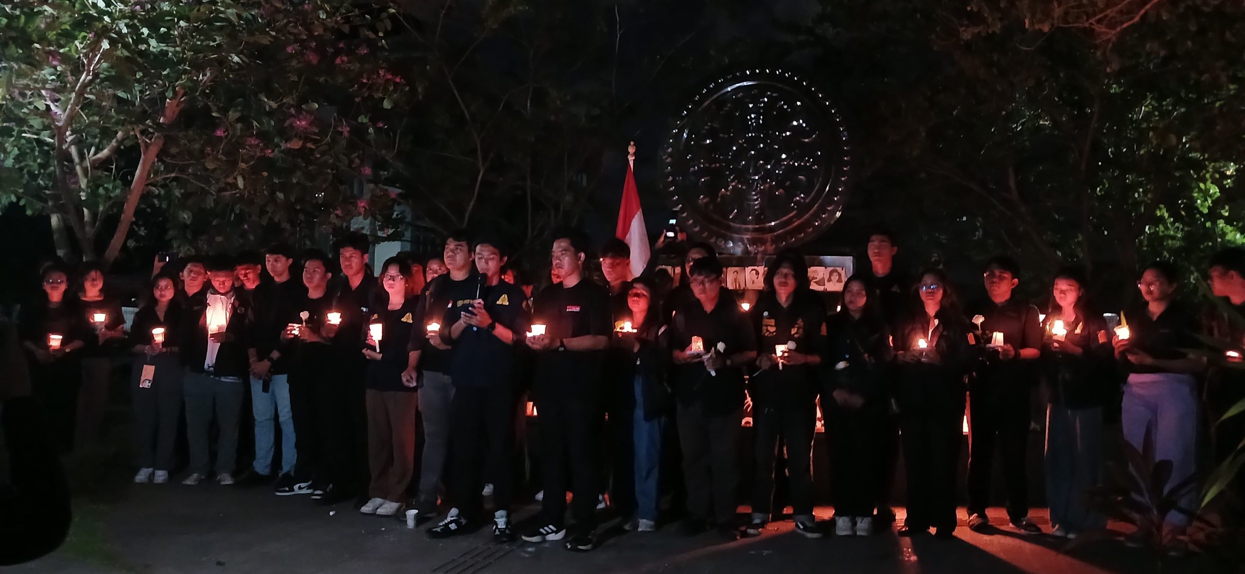 September Hitam:  Aksi Simbolis BEM Unud Mengenang Pejuang Reformasi dan Demokrasi
