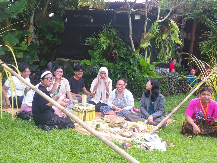 Membaca Ulang Makna Hari Kemenangan dalam ‘Megalungan Iklim’