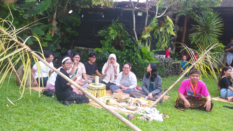 Membaca Ulang Makna Hari Kemenangan dalam ‘Megalungan Iklim’