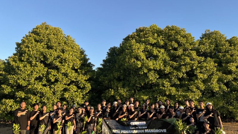Tanam 200 Bibit Mangrove di Nusa Dua, KSE Udayana Libatkan 50 Peserta 